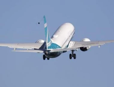 Ρωσία: Αλλαγή πορείας για Boeing με 170 άτομα λόγω βλάβης - Προσγείωση με έναν κινητήρα